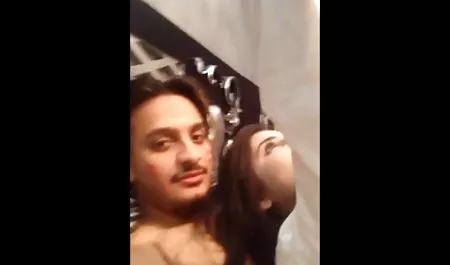 یک زوج جوان از تاشکند در یک آپارتمان بزرگ ، هیچ چیزی را از خودشان امتناع فیلم سکسی زن حامله نمی کنند ، روی تختخواب می خورند