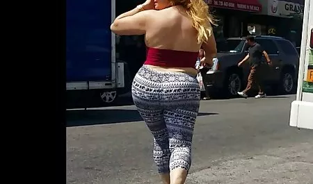 بلوند مناقصه دیک را به روی شوهرش در یک پوبی بزرگ شده بدون مو و کام به صورت می سکس با مریم مکید